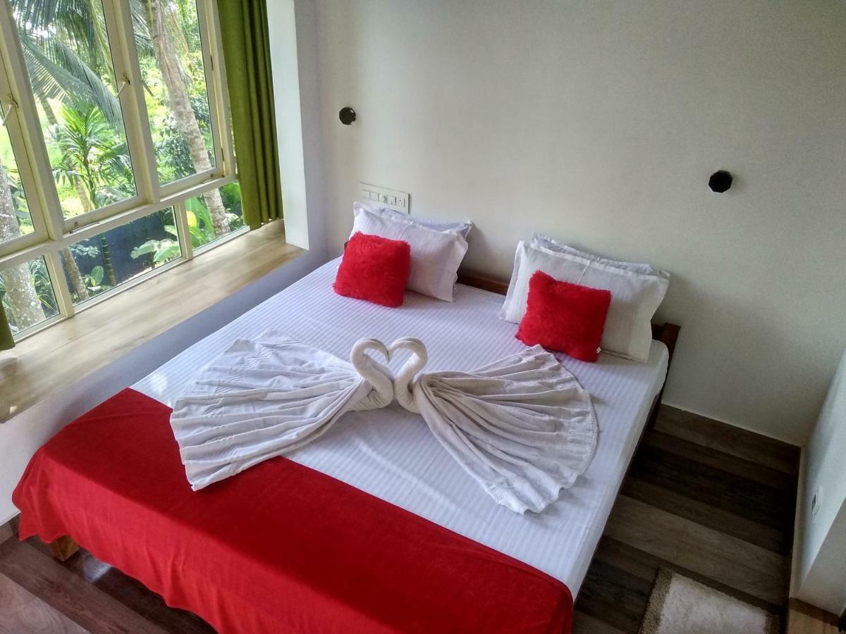 Blue Birds Homestay Cherai Beach